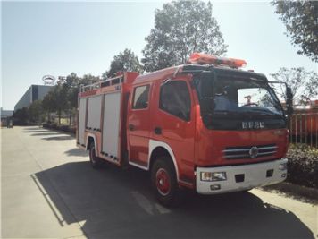 震驚！北京一小區(qū)內(nèi)兩輛私家車(chē)著火，消防車(chē)被堵進(jìn)不去